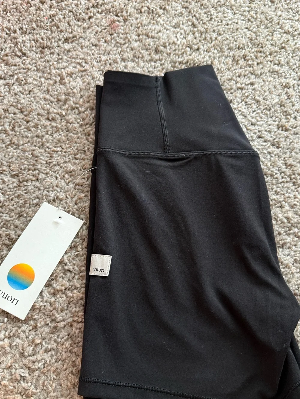 nwt vuori black biker shorts 4inch